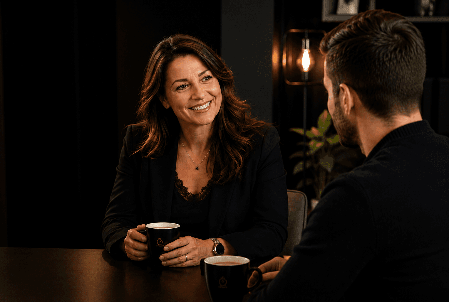 Échange autour d’un café à l’Institut Capillaire